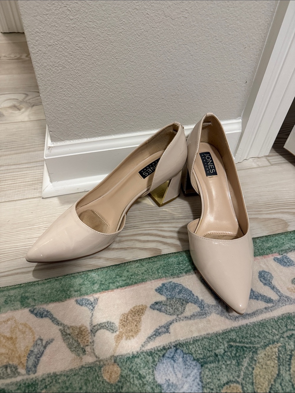Jones New York Blush Patent Pointed Toe Block Heel Pumps